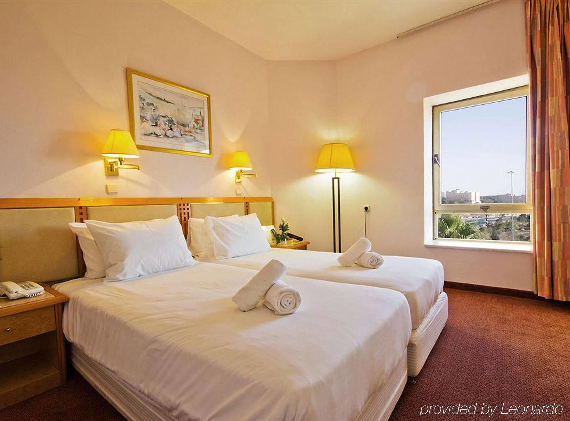 Royal Wing Hotel Yerusalem Bagian luar foto